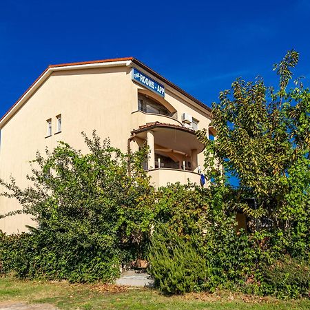 Apartments Mijic Medulin Bagian luar foto