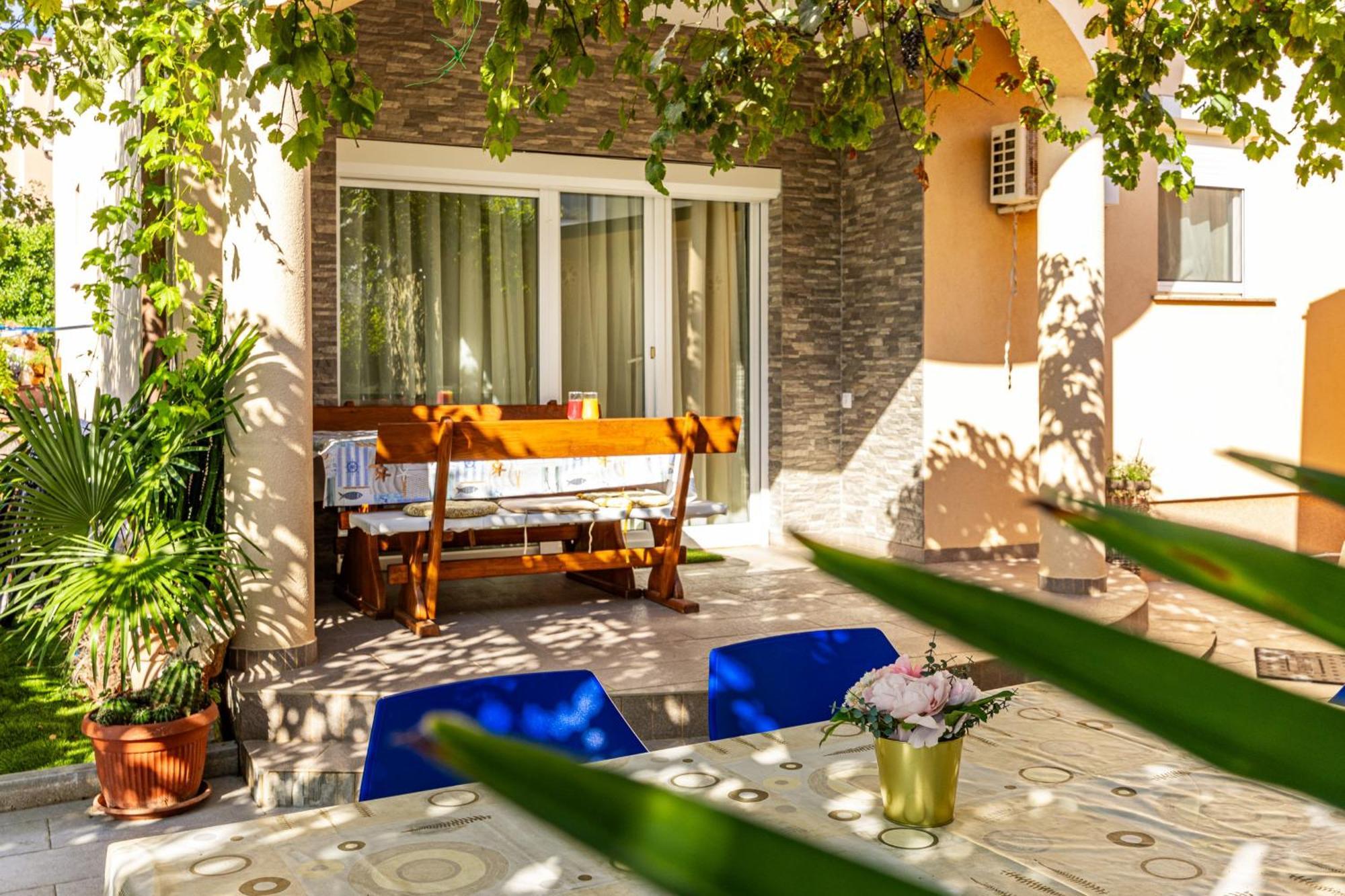 Apartments Mijic Medulin Bagian luar foto
